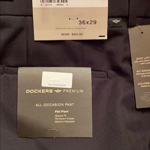 Men’s Dockers NWT black pant. Flat front relaxed